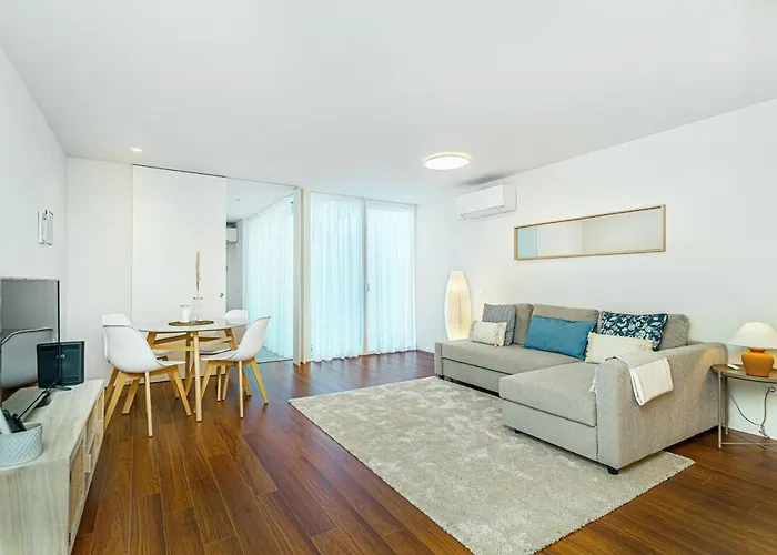 Bombarda Iii By Innkeeper * Oporto